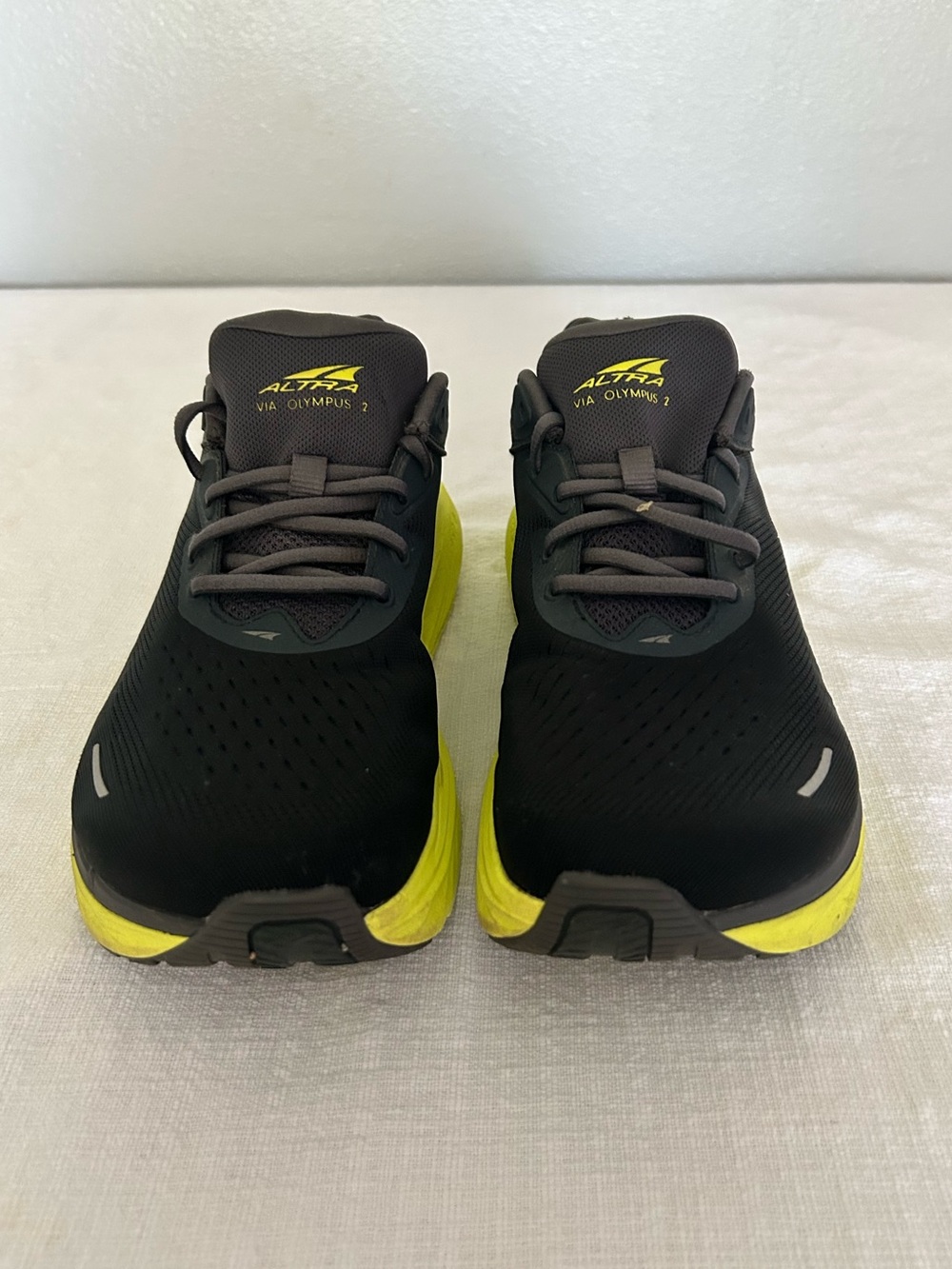 Altra VIA Olympus 2 Max Cushion Road Running Shoes Black Safety Yellow Size 9